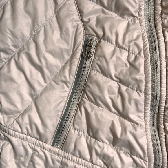 ⭐️ Lululemon Ride On Vest ⭐️ - Picture 8 of 14